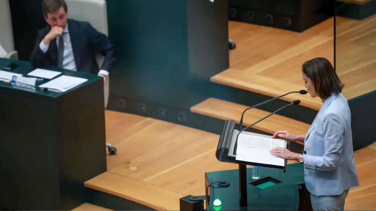 La portavoz del Partido Socialista pone el foco en las “situaciones de crisis” de Madrid